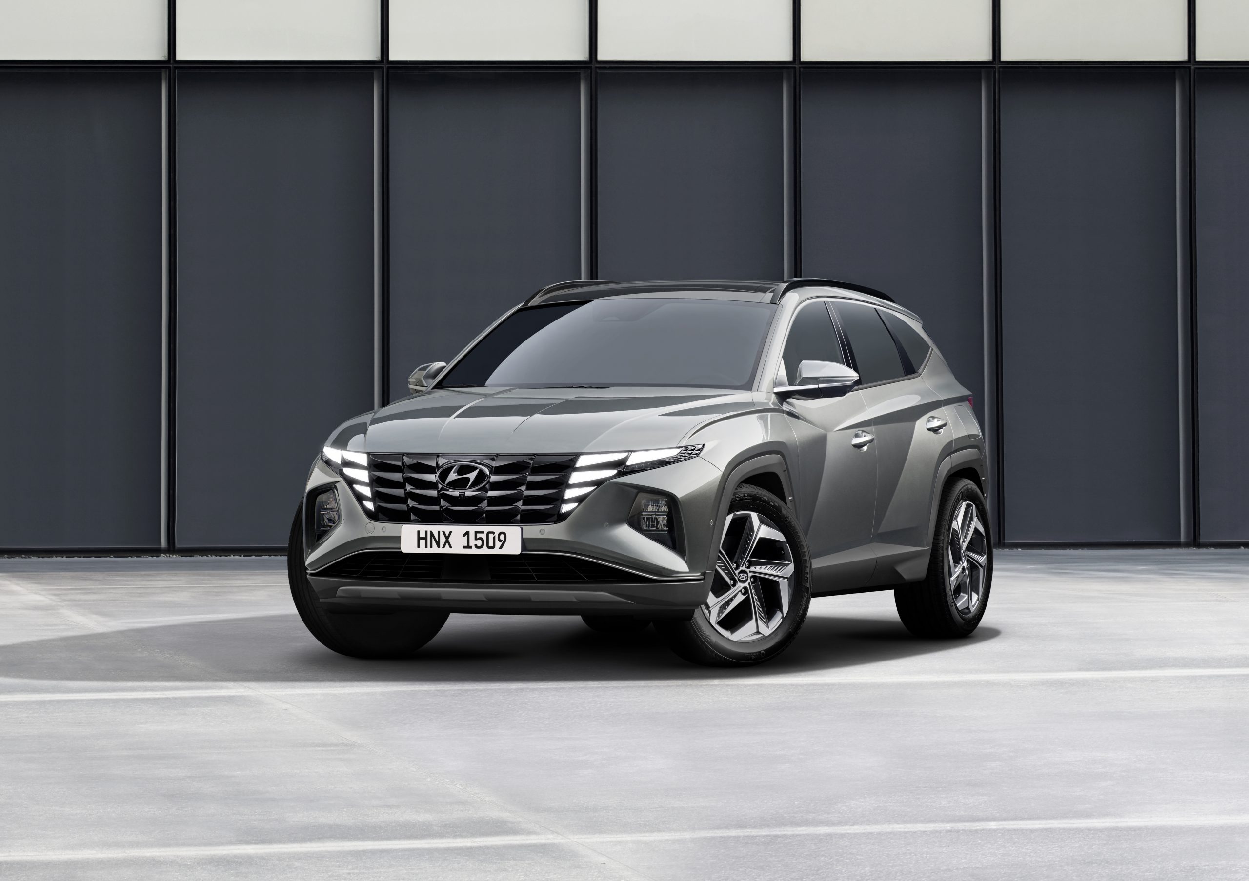 hyundai-tucson- tre quarti anteriore