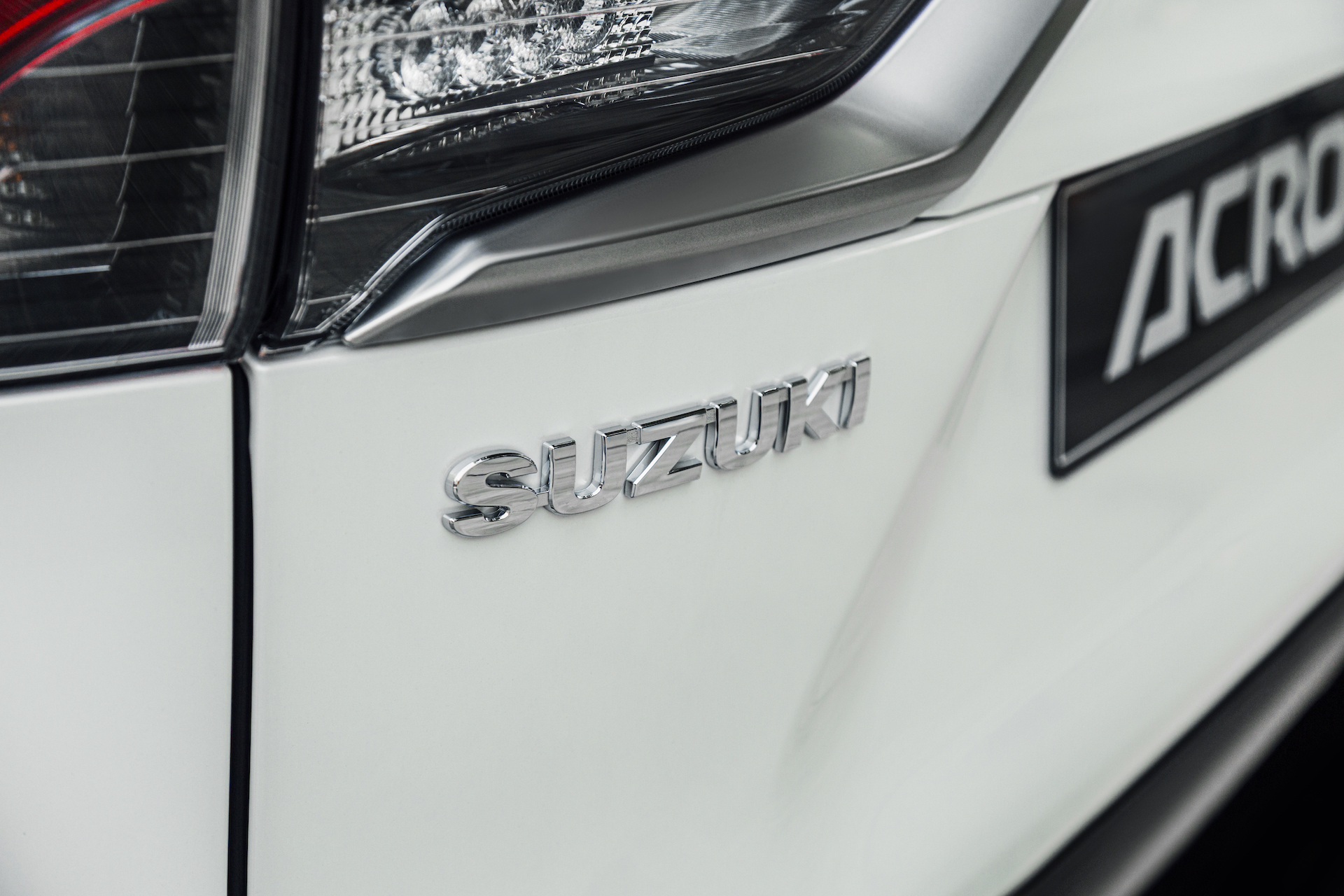 SUZUKI ACROSS PLUG-IN