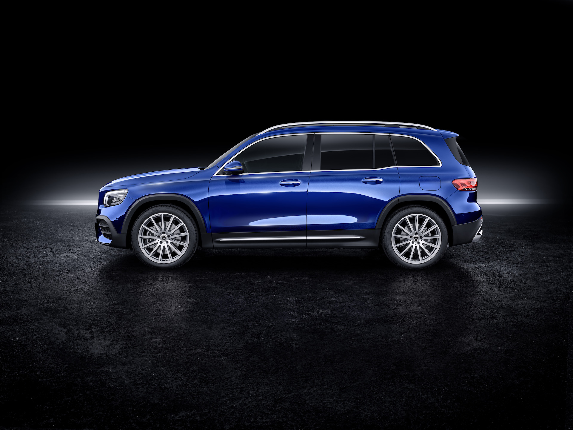 Mercedes GLB, vista laterale