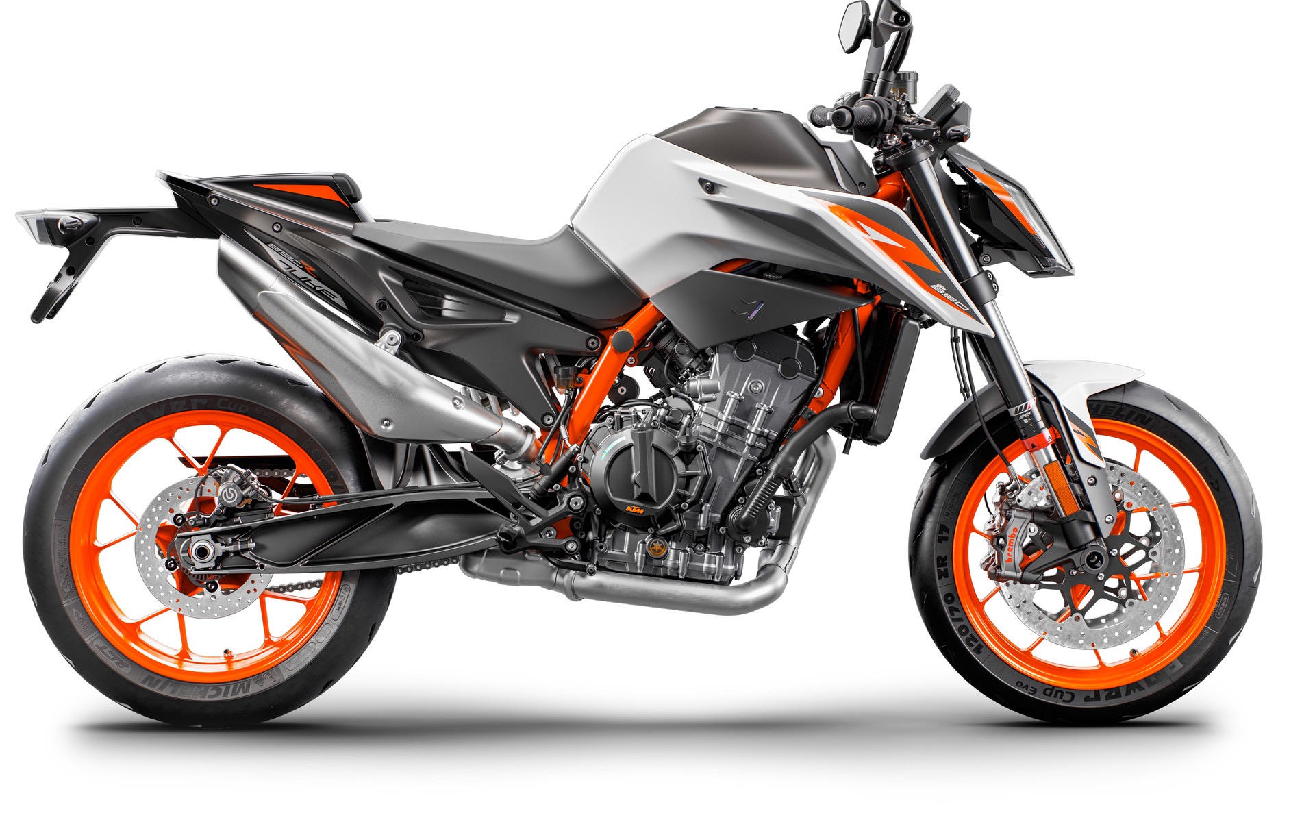 KTM 890 Duke R vista laterale 