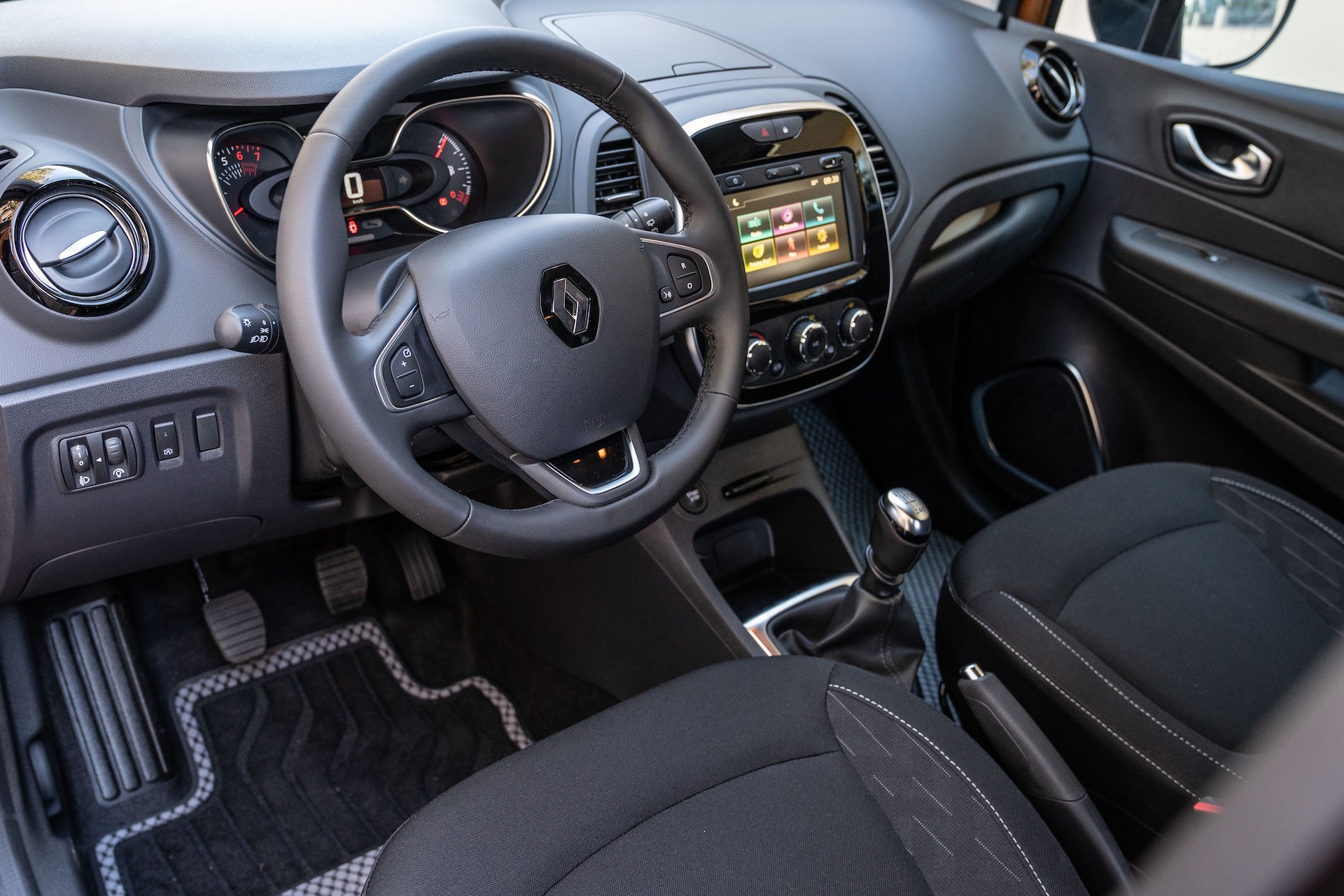 Renault Captur 2019 posto guida