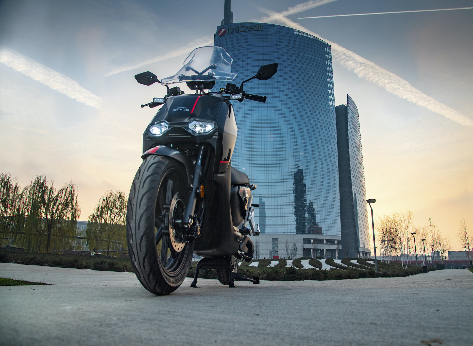 Super Soco CPx statica frontale