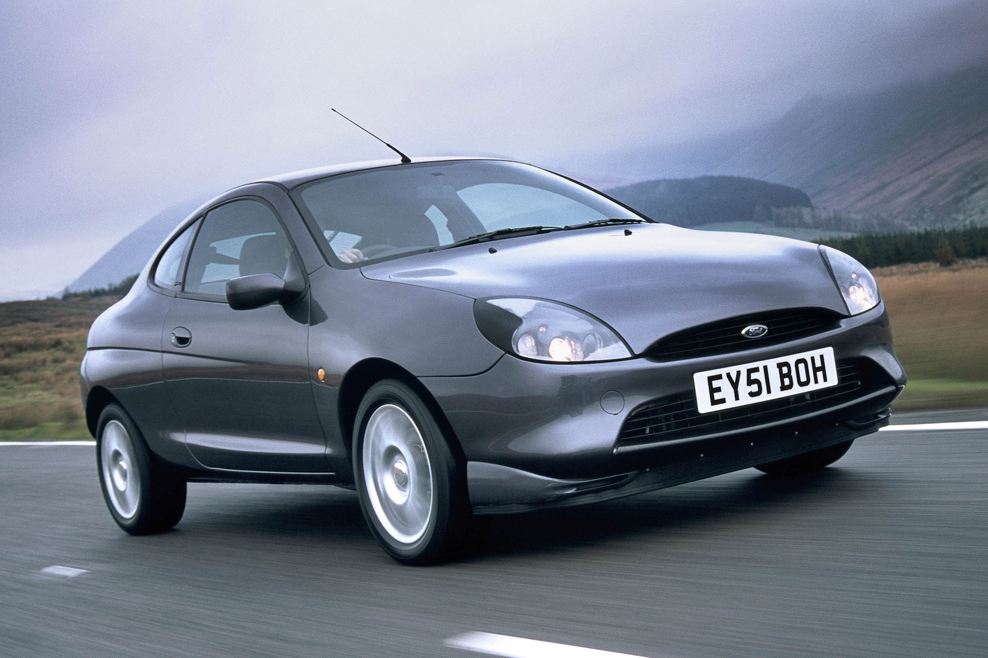 Ford Puma in movimento vista frontale