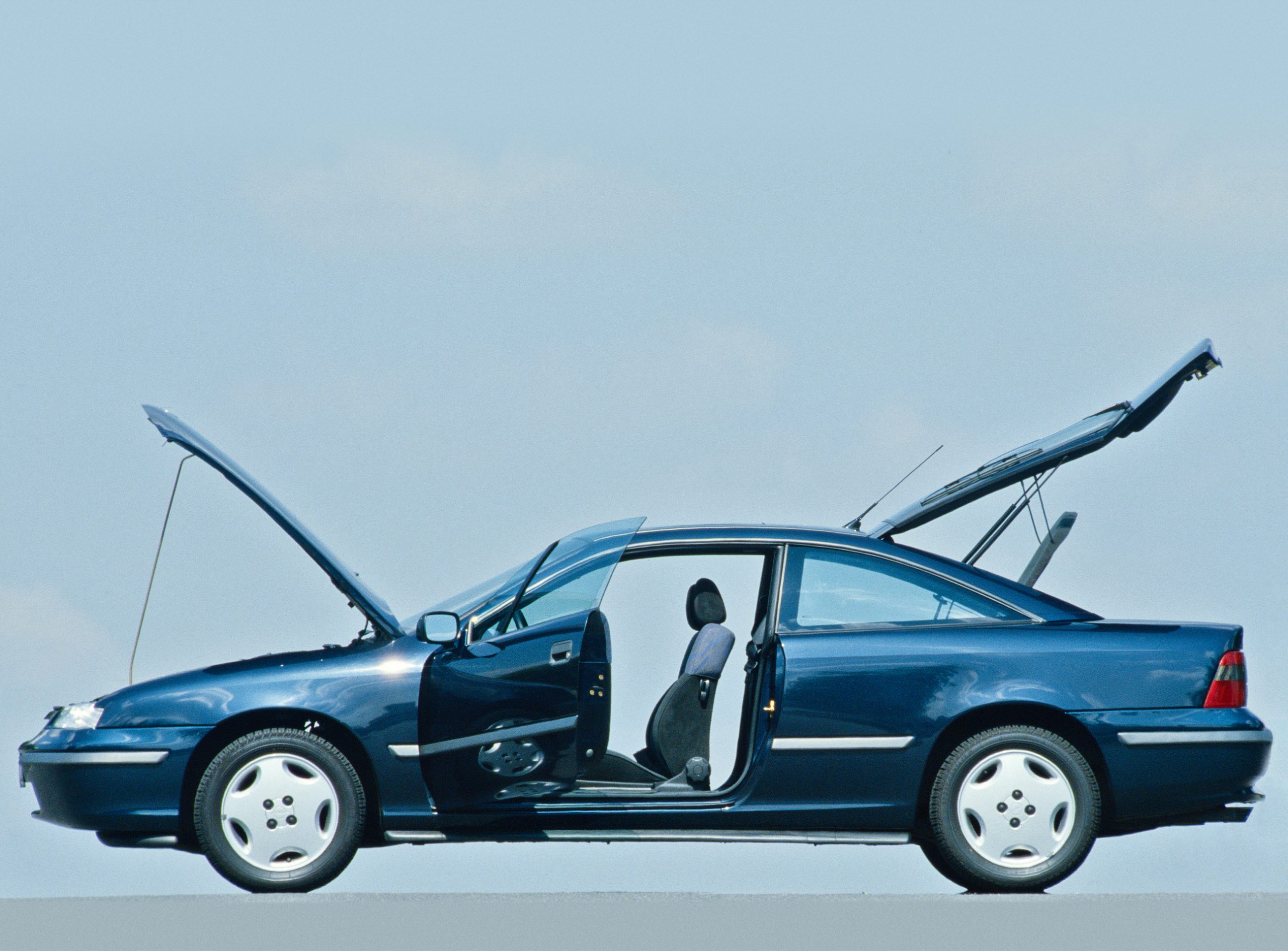 opel_calibra vista laterale