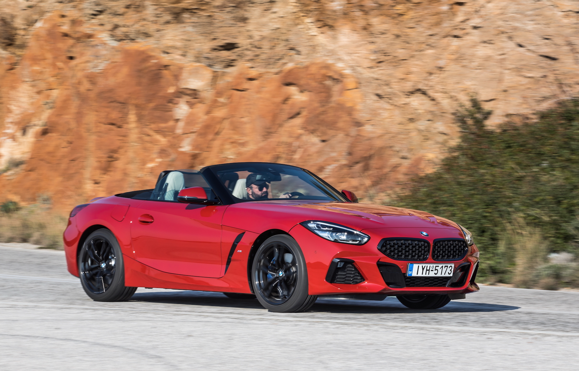 BMW Z4 tre quarti anteriore movimento