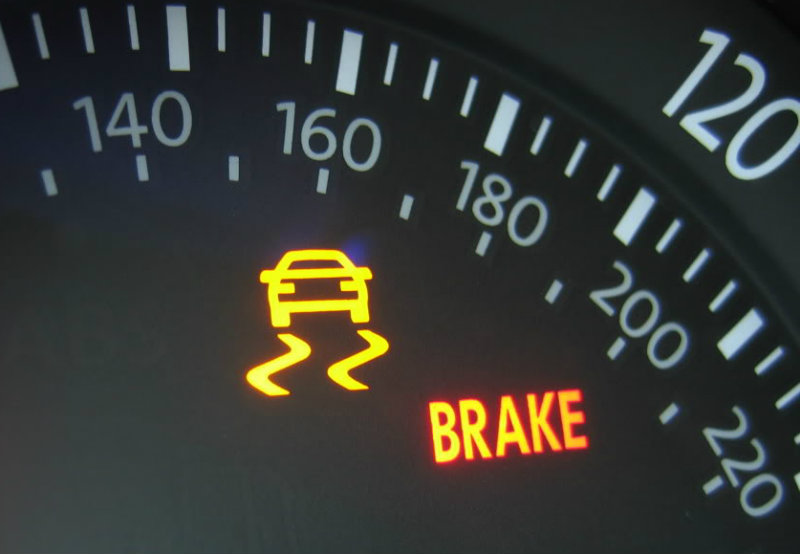 ASR controllo di trazione per auto, spia cruscotto