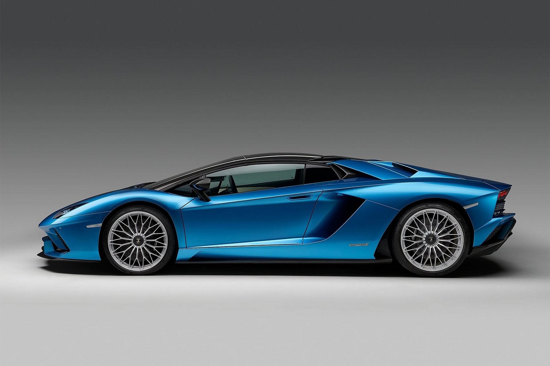 Lamborghini Aventador S Roadster statica