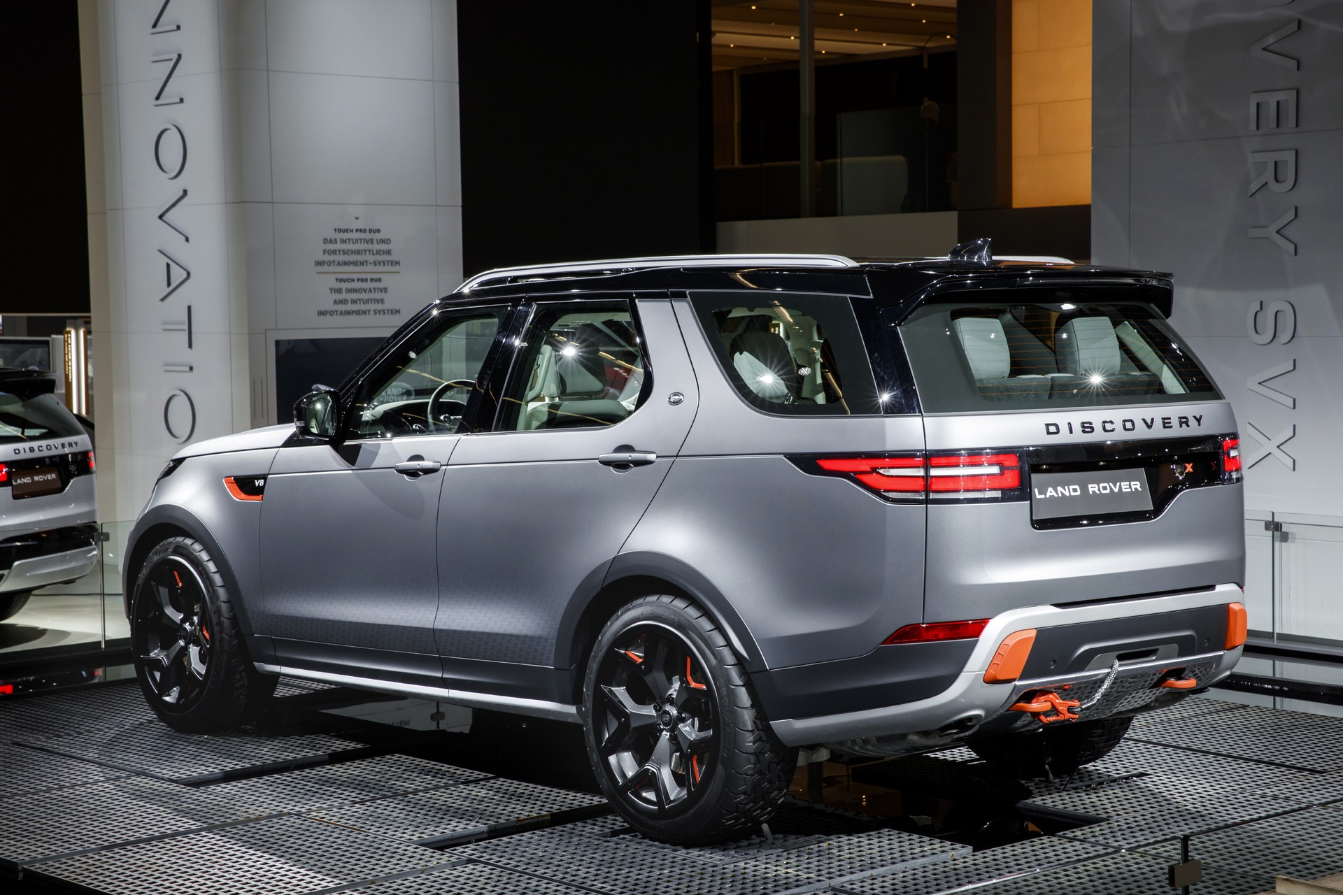 Land Rover Discovery SVX statica