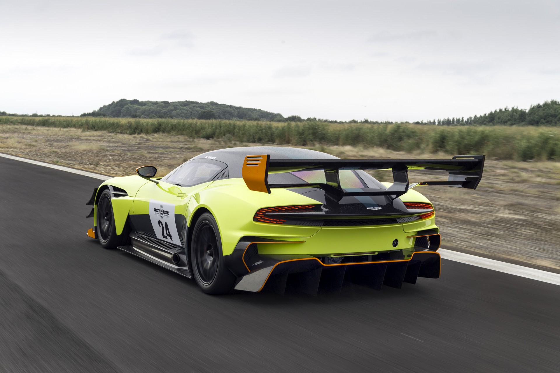 Aston Martin Vulcan AMR Pro dinamica