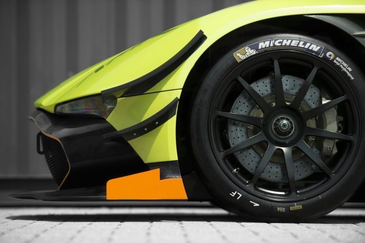 Aston Martin Vulcan AMR Pro-apertura2