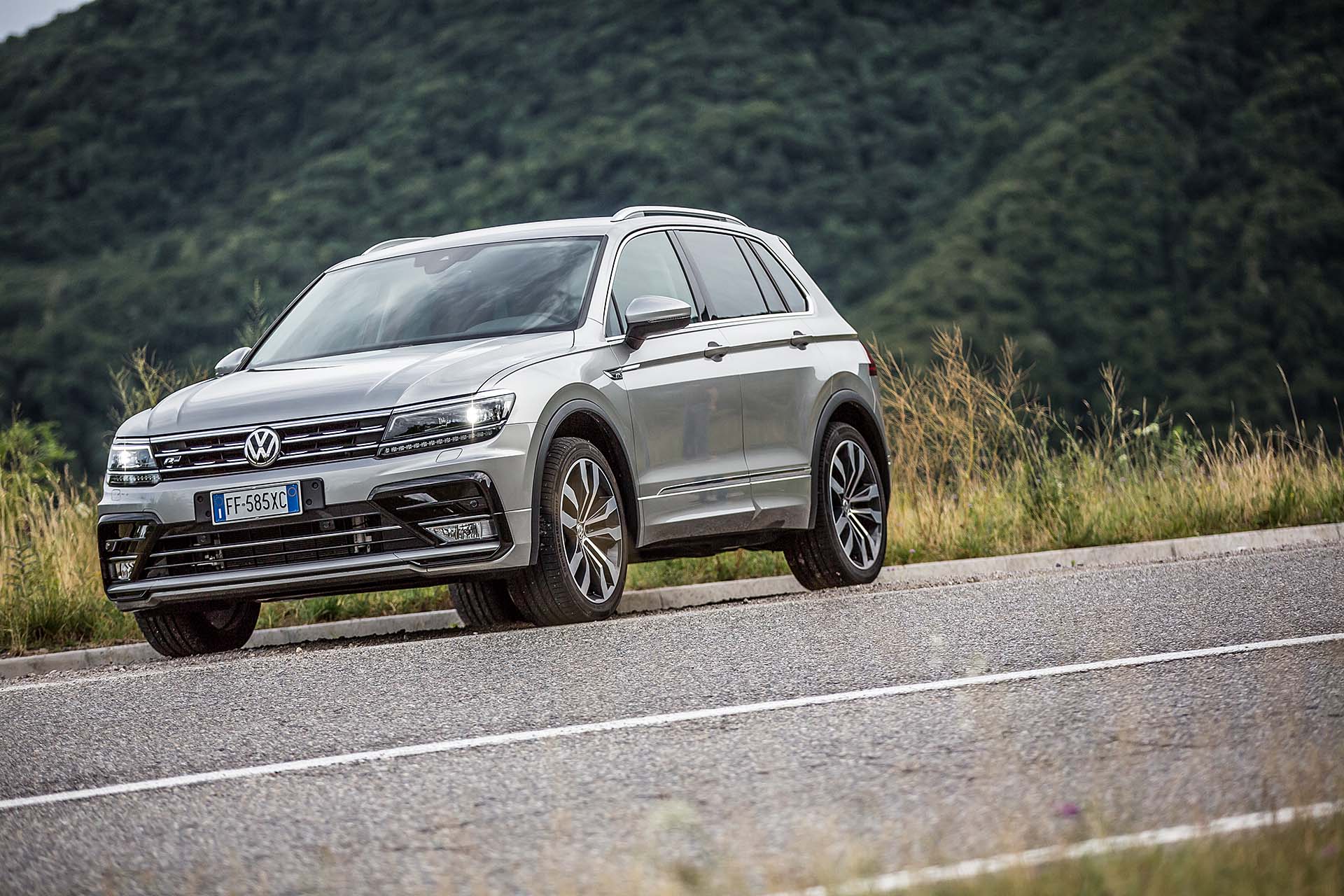 volkswagen-tiguan-R-statiche-001