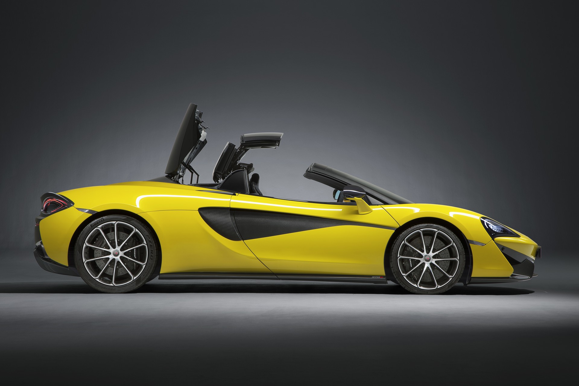 McLaren 570S Spider statica