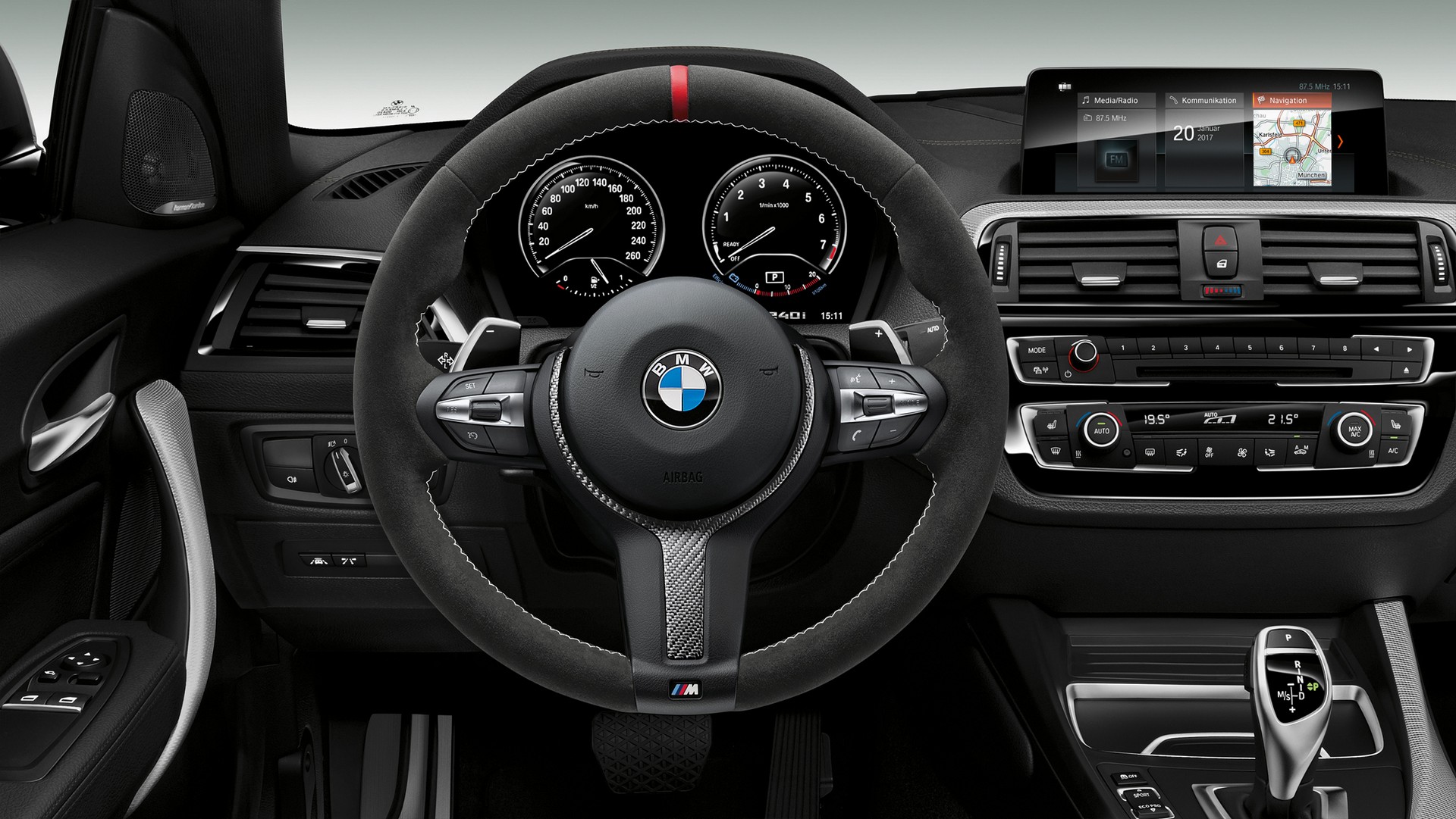 BMW 240i M Performance Edition interni