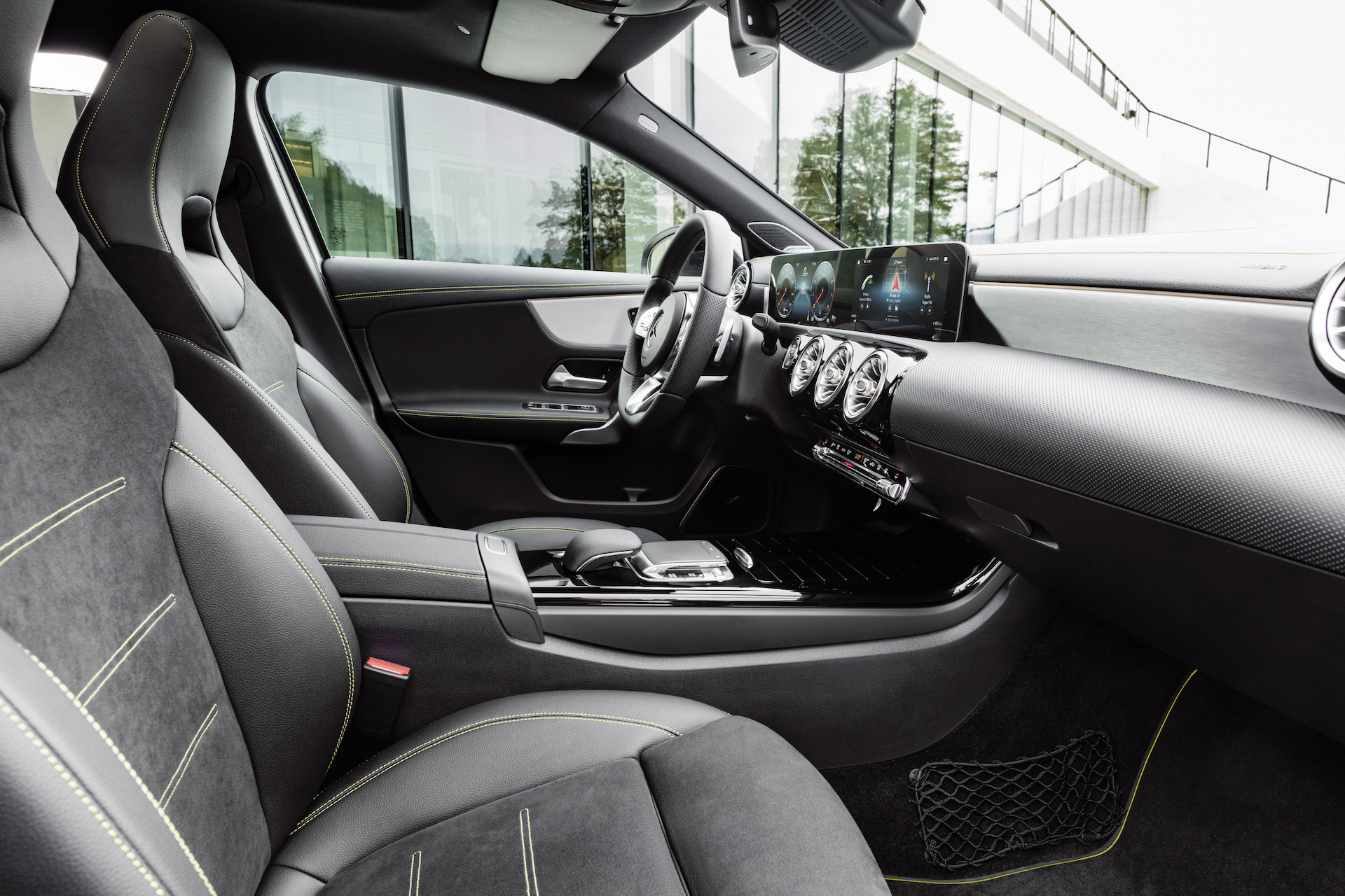 nuova mercedes classe a sedili plancia