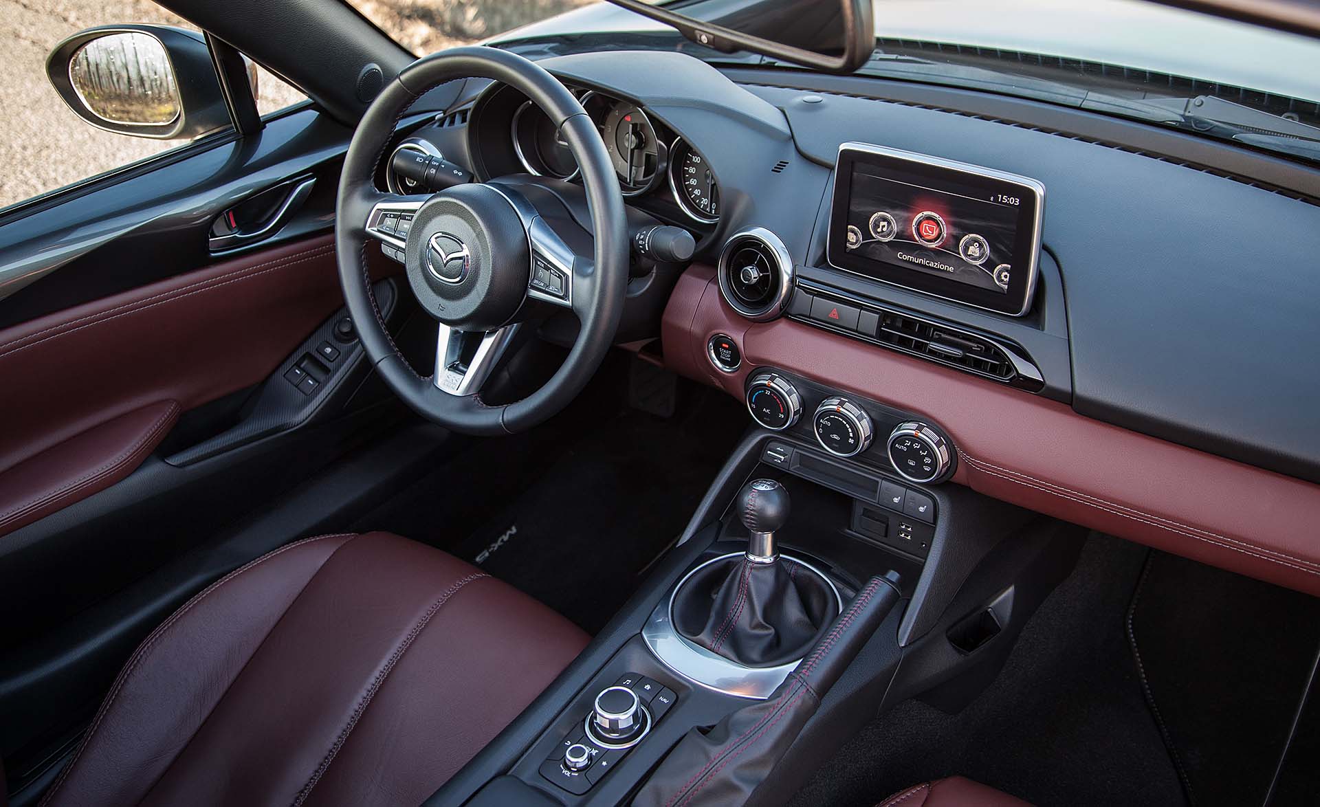 Mazda MX-5 RF - interni