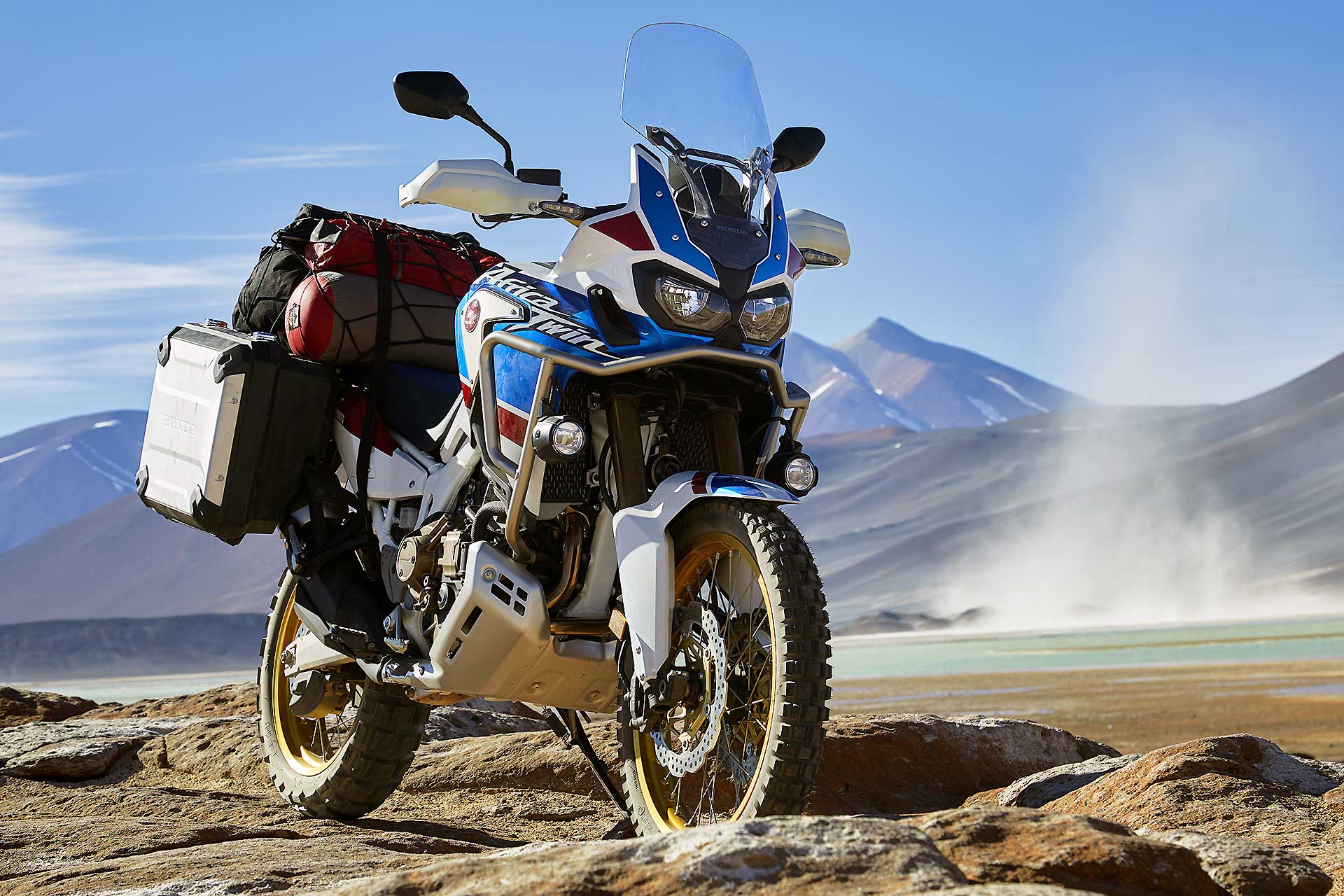 Honda CRF1000L Africa Twin Adventure Sports ambientata su deserto laterale