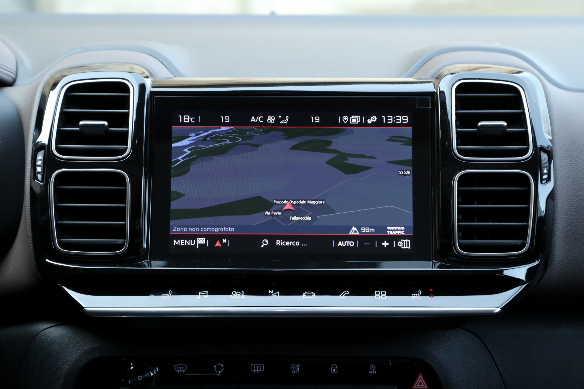 Citroen C5 Aircross 2019 auto interni display navigatore