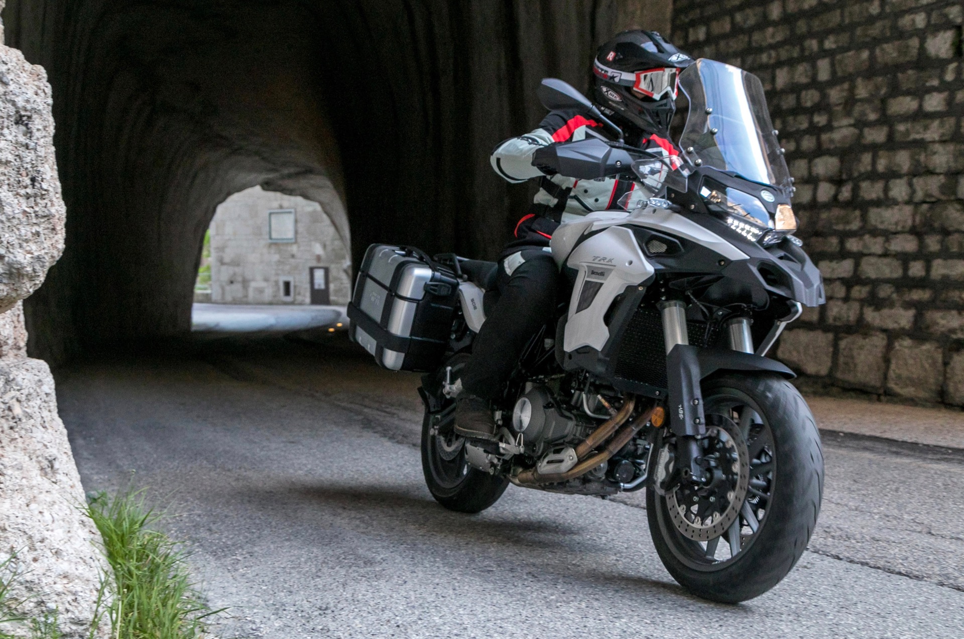 benelli-trk-502-movimenti-6