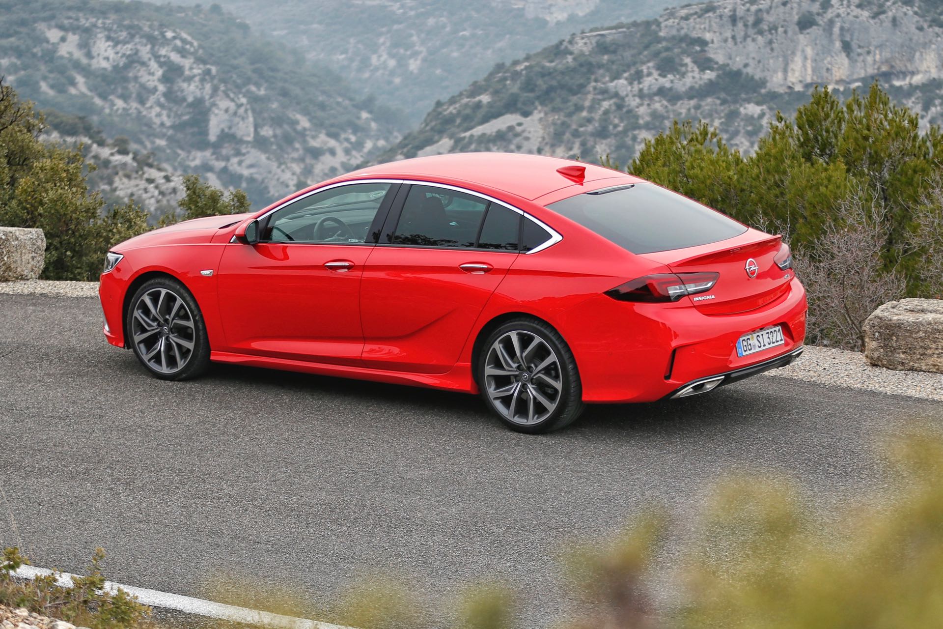 Opel Insignia GSi con cerchi da 20 pollici