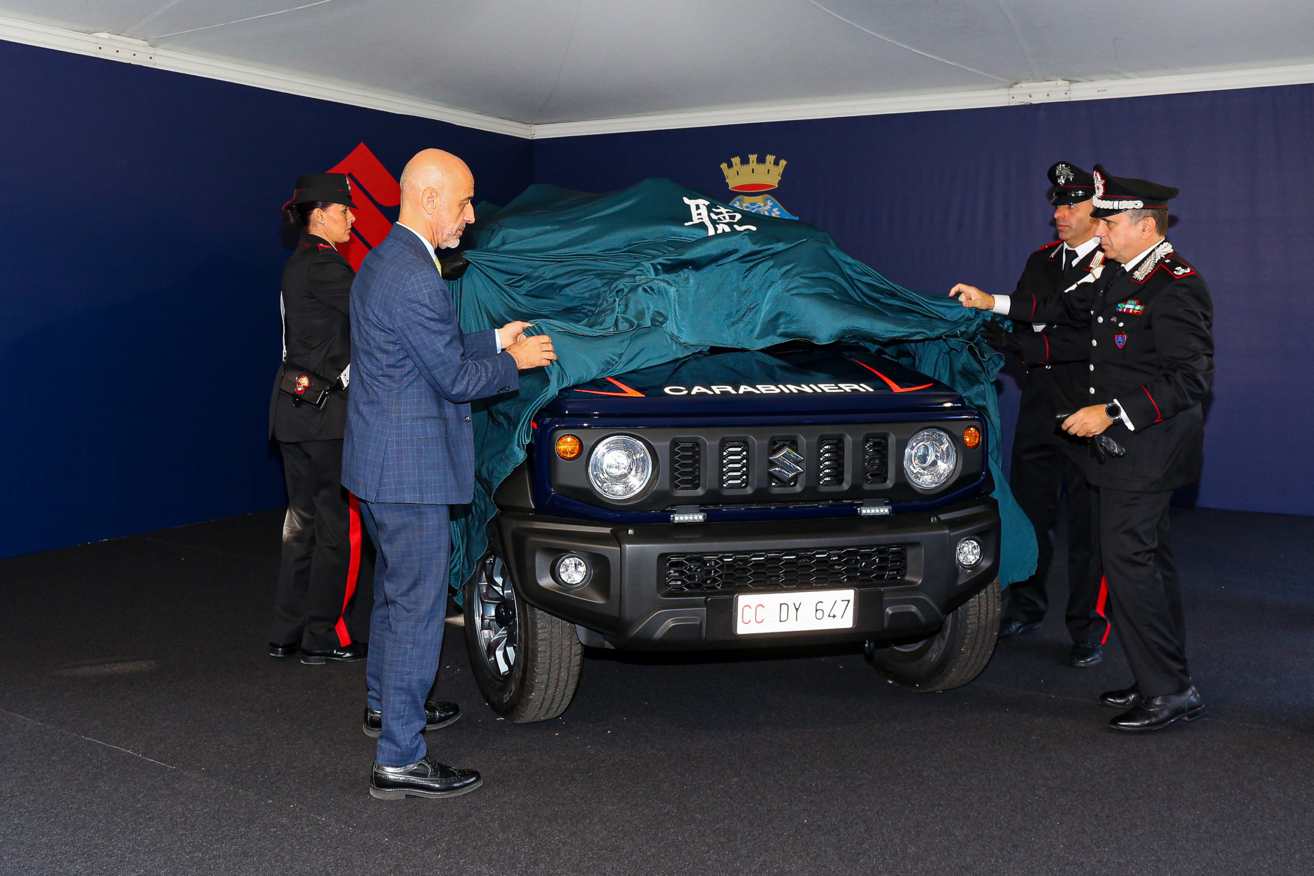 Suzuki Jimny Carabinieri reveal