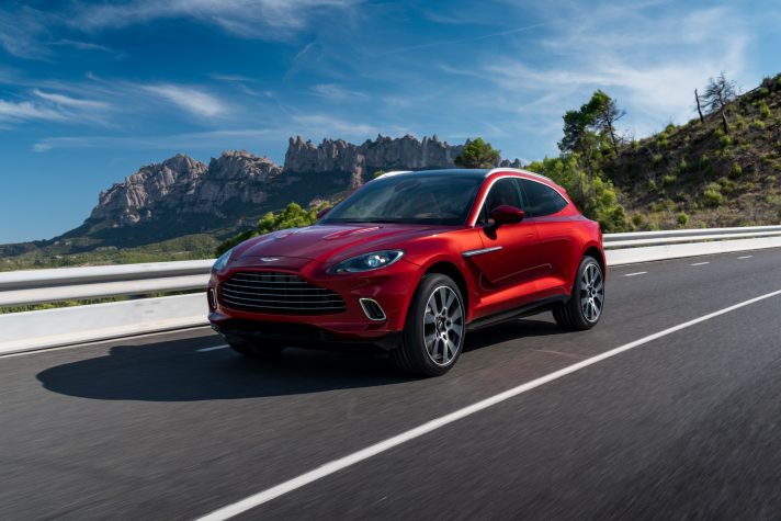 Aston-Martin-DBX-2020_0019