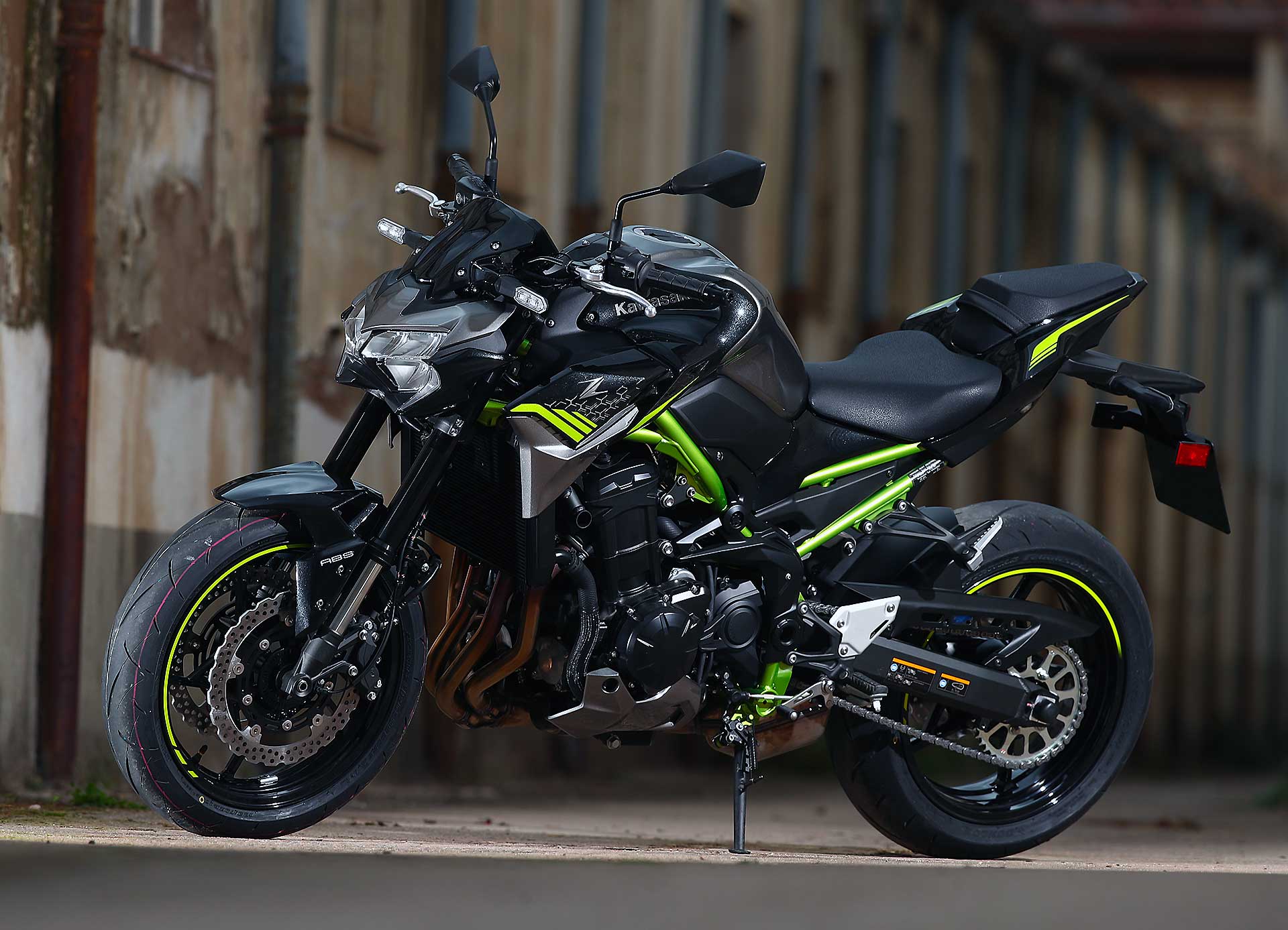 Kawasaki Z900 Nera telaio verde