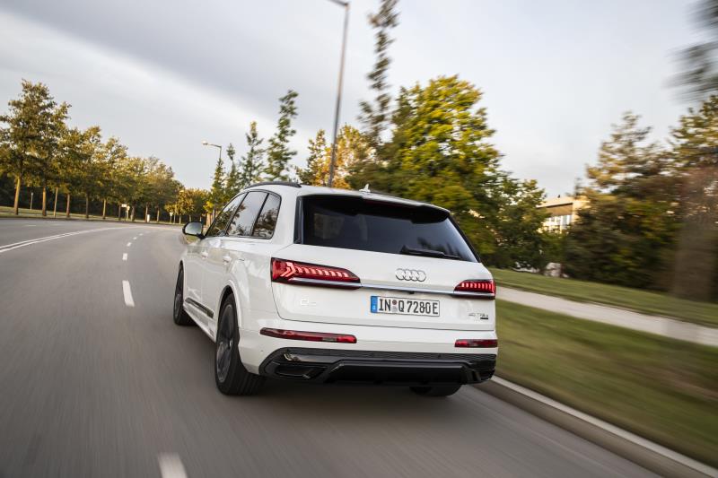 Audi Q7 TFSI E 2020 Bianco Vista posteriore