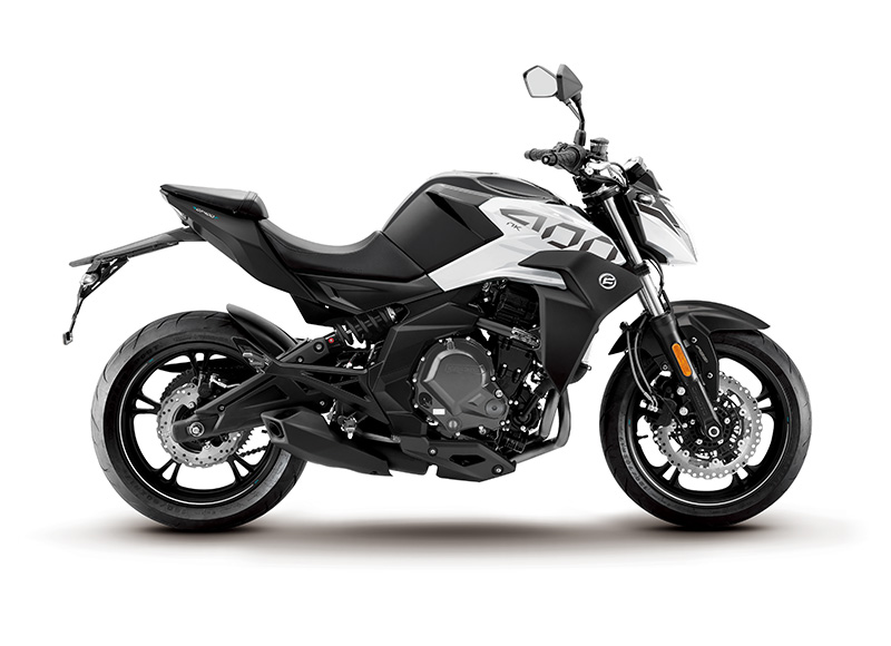 CF Moto 400 NK bianca migliori moto patenti A2