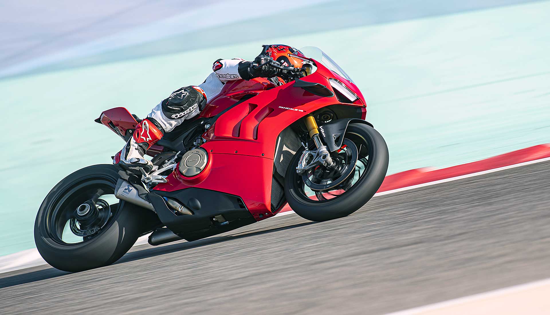 Ducati Panigale V4 2020 in pista in Bahrein Kit performance