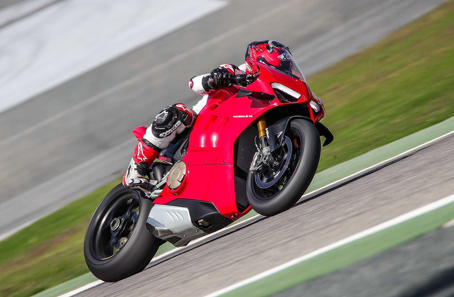 Ducati Panigale V4 2020 in pista in Bahrein