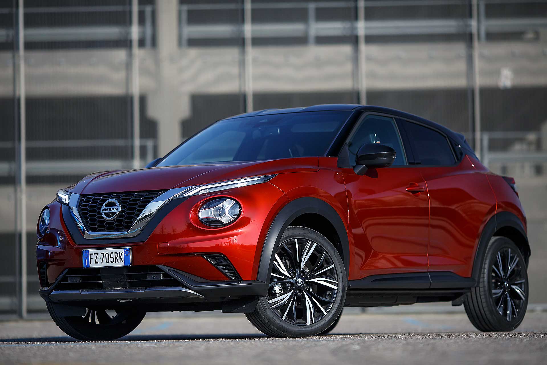 Nissan Juke 2020 arancione 4/4 anteriore