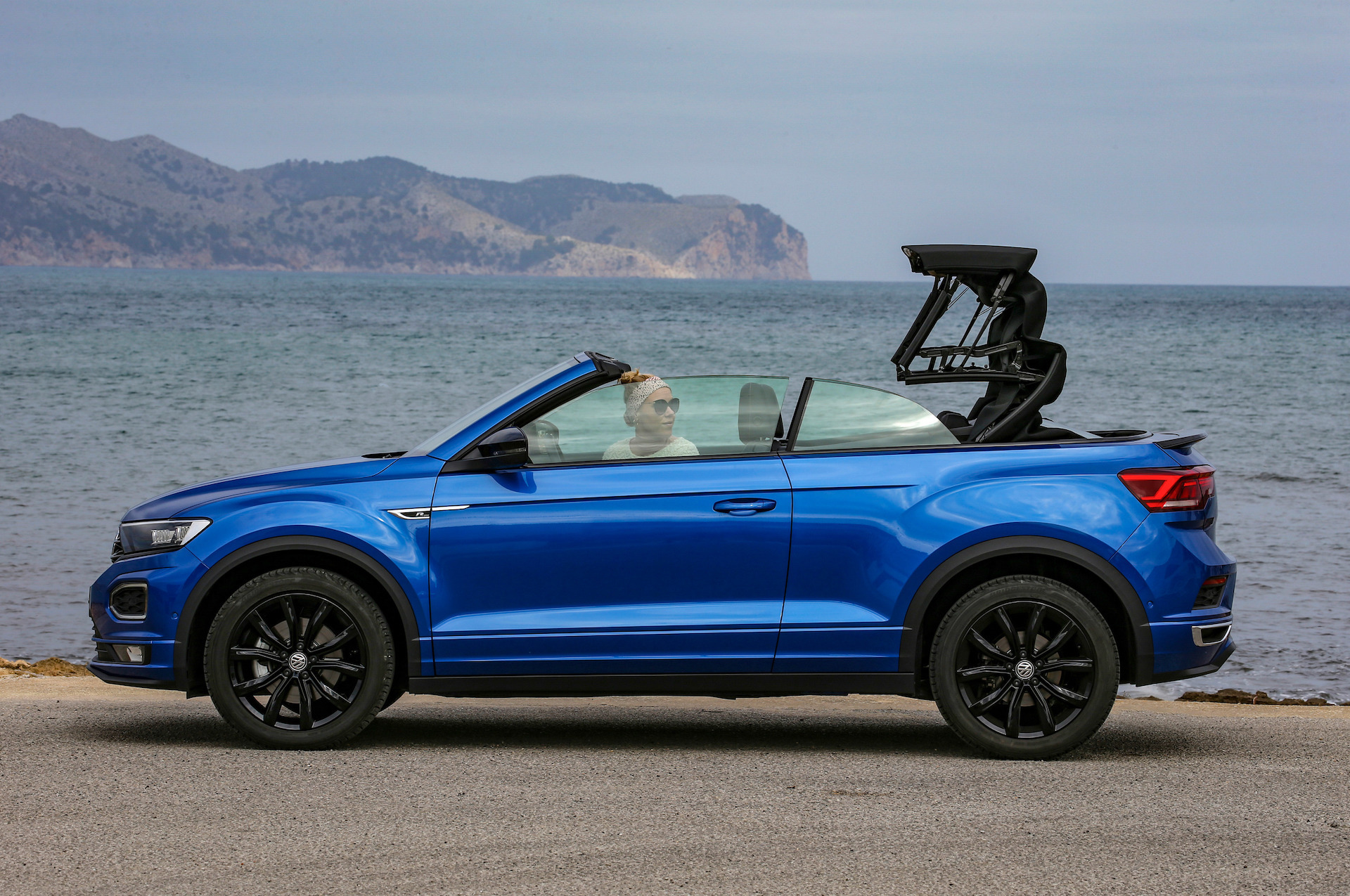 VW T-Roc Cabriolet apertura capote
