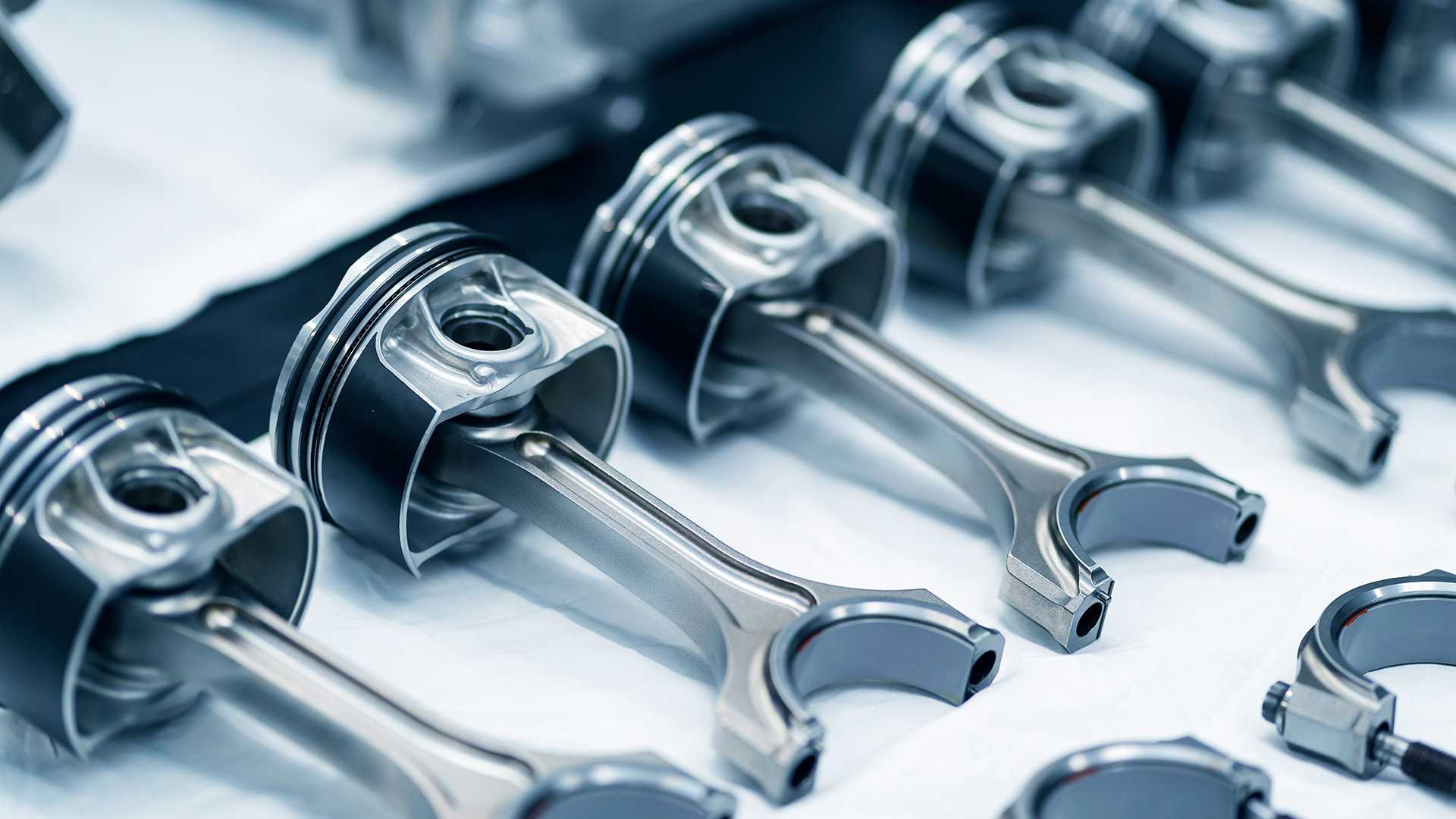 aston martin motore v6