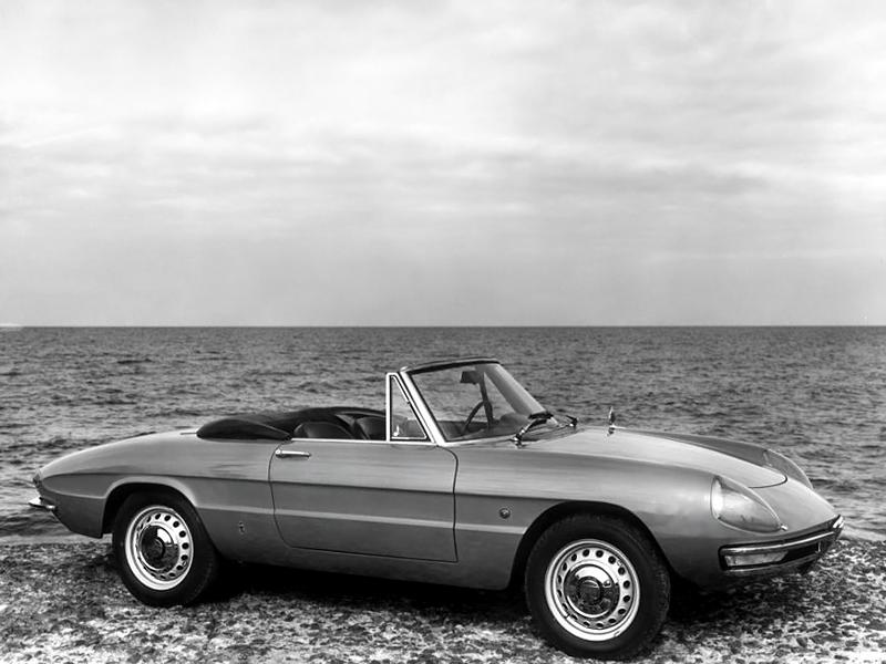 alfa_romeo_spider_1600_duetto_11