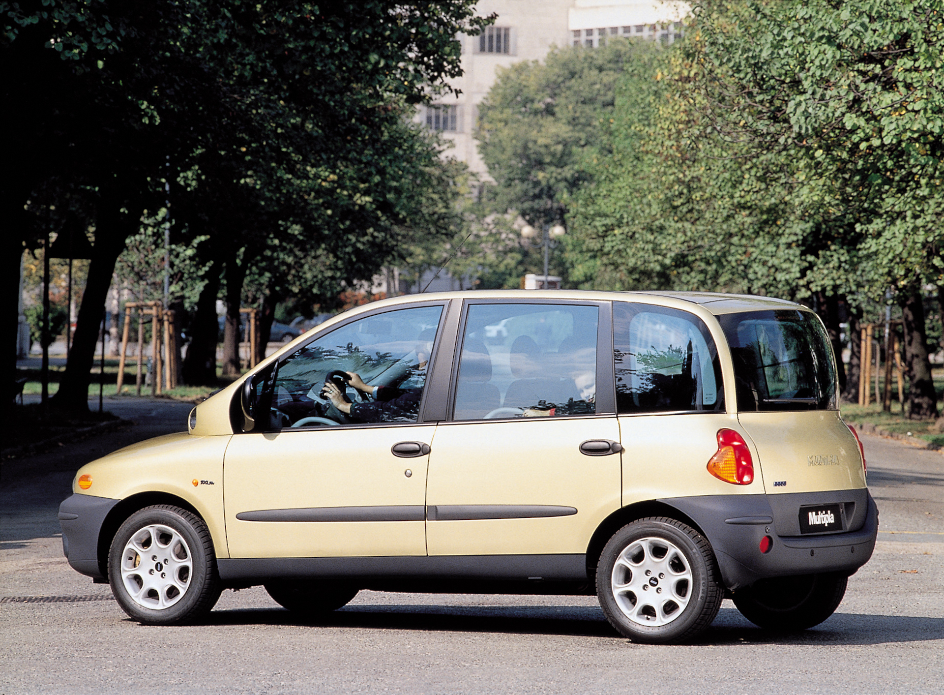 fiat_multipla tre quarti posteriore