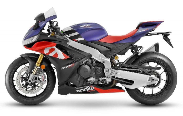 Aprilia RSV4 Factory 2021 novità moto 2021