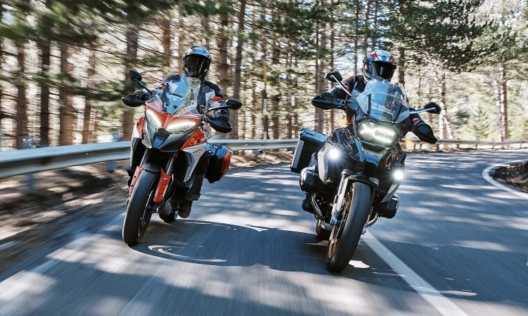 Ducati Multistrada V4S 2021 confronto BMW R 1250 GS