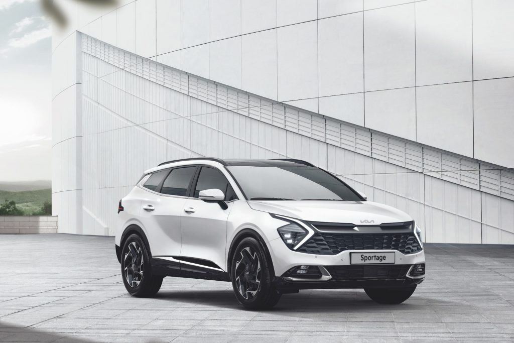 Kia Sportage 2022 - statica tre quarti frontale
