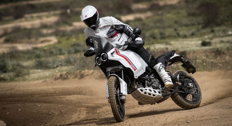 Ducati DesertX MY22, fuoristrada