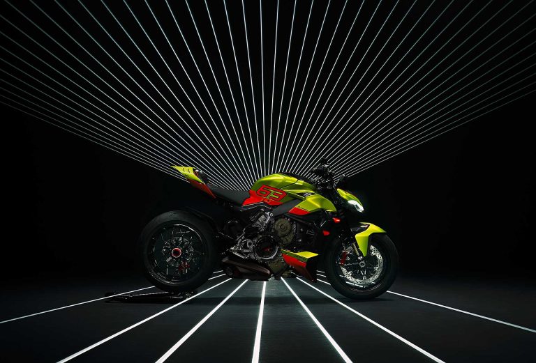 Ducati Streetfighter V4 Lamborghini foto studio