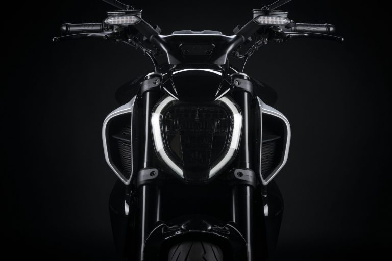 Ducati Diavel V4