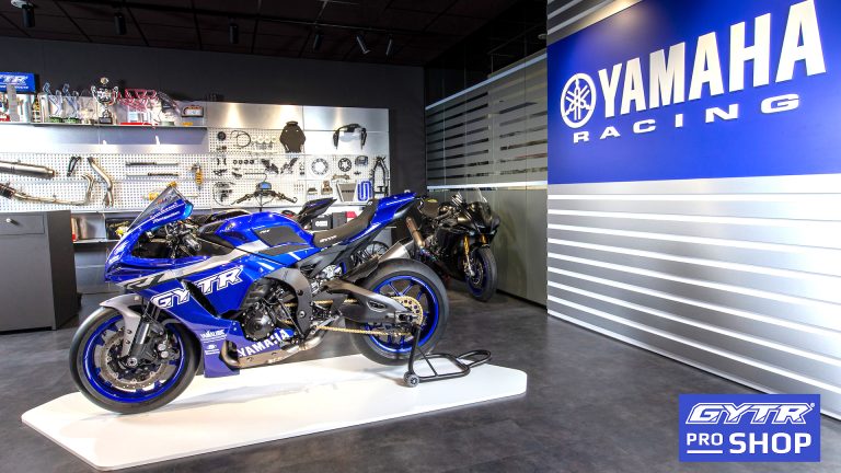 Yamaha_R1_primo piano_laterale