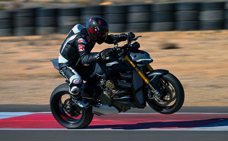 Ducati Streetfighter V4S 2023