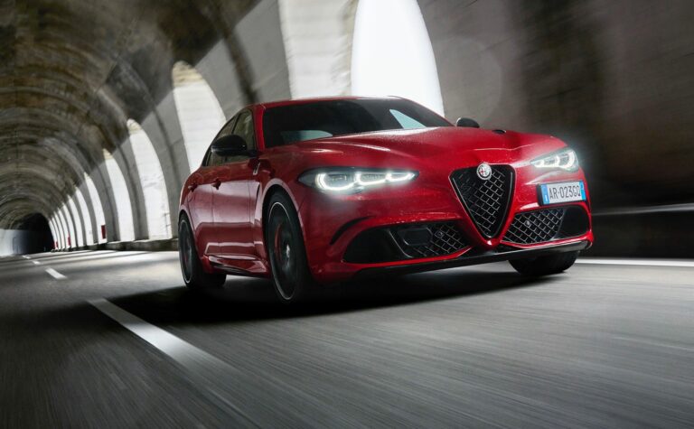 Alfa Romeo Giulia Quadrifoglio 2023