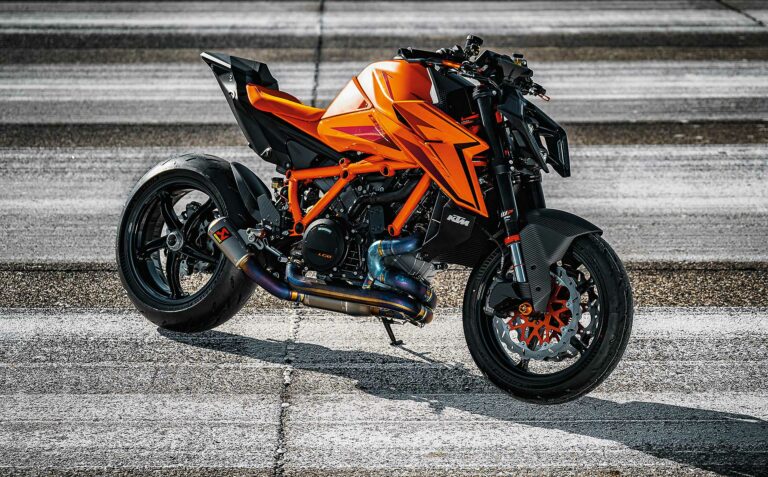 KTM 1290 Super Duke R 2024