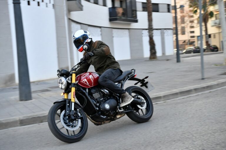 Triumph Speed 400 e Scrambler 400 X