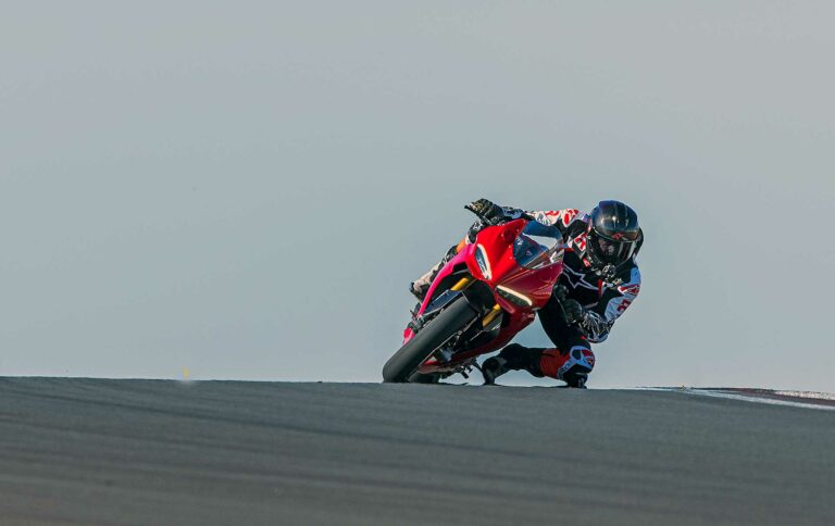 Ducati Panigale V2S 2025