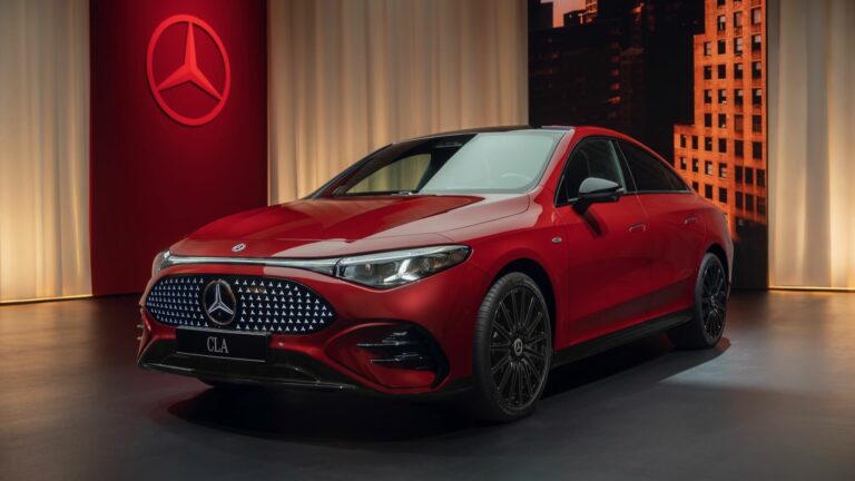 Nuova Mercedes-Benz CLA 2025