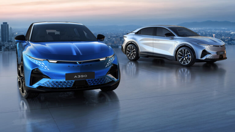Nuova Alpine A390