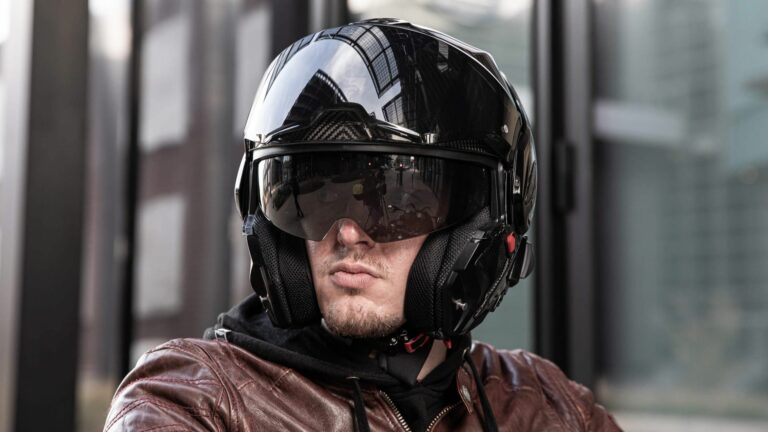 Il nuovo casco Flip-Back Scorpion Exo Tech Evo Carbon